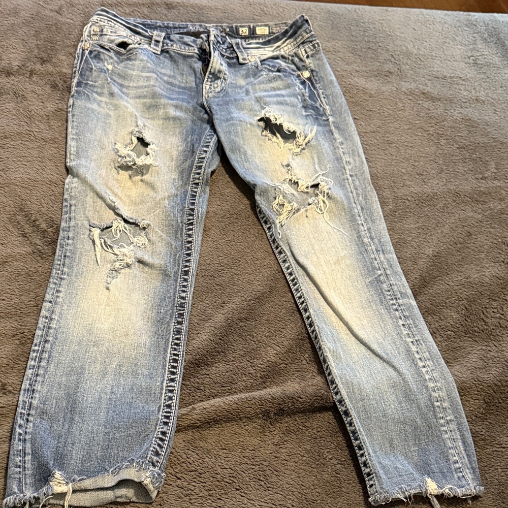 Miss Me Light Blue Distressed Women's Cropped Jeans